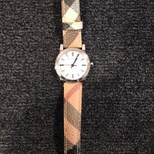 Burberry Accessories - Burberry Watch Burberry Accessories - Burberry Watch